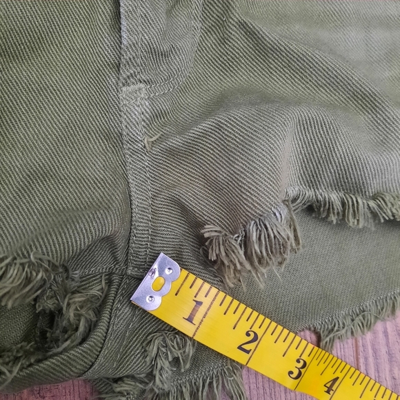Citizens of Humanity Frayed Green Denim Shorts - Picture 11 of 12